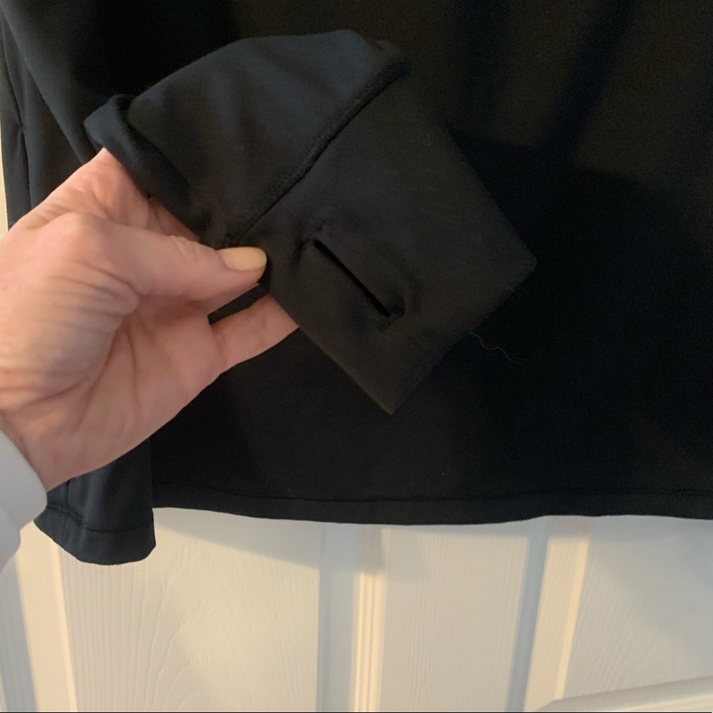 EUC Under Armour UA Run zip up jacket back pleats - Picture 6 of 9